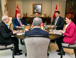6‘lı masanın laneti! Oturanın siyasi hayatı bitti