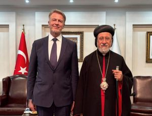 AB Türkiye Delegasyonu Başkanı Büyükelçi Orav, Süryani Metropoliti Filüksinos Çetin’i ziyaret etti