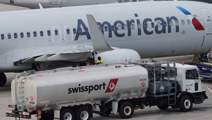 ABD’de sistem arızasını gideren American Airlines uçuşlarına yeniden başladı