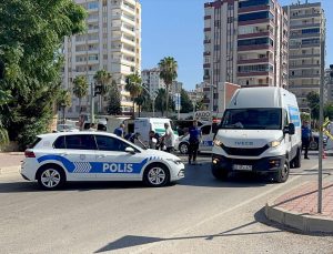 Adana’da kamyonun çarptığı bisikletli hayatını kaybetti