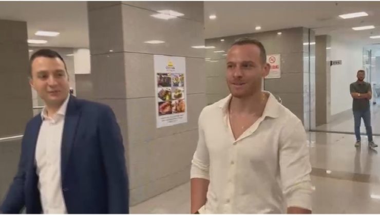 Ahbap Derneği soruşturmasında oyuncu Kerem Bürsin ifade vermek için adliyeye geldi