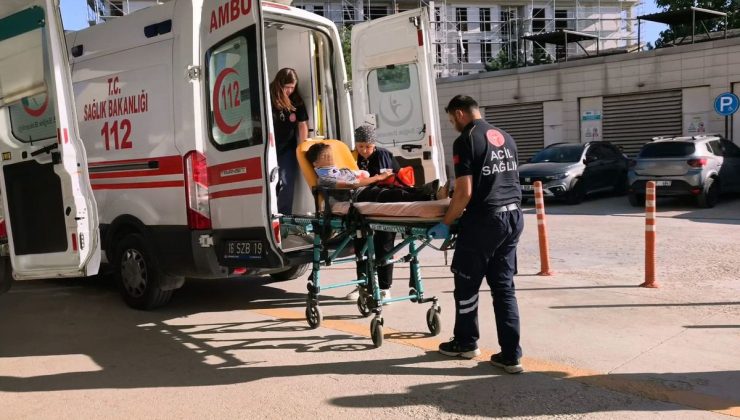 Ailesinin anahtarı unuttuğu çocuk, eve girmek için tırmandığı 2’nci kat balkonundan düşerek yaralandı