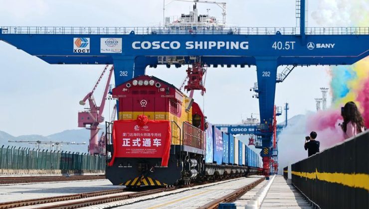 Albüm: Çin’in Xiamen kentindeki deniz-demiryolu intermodal hattı hizmete girdi