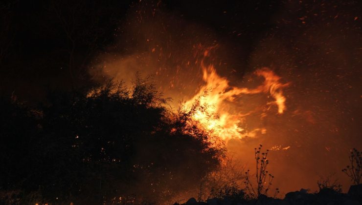 Antalya’da otluk alanda çıkan yangın söndürüldü