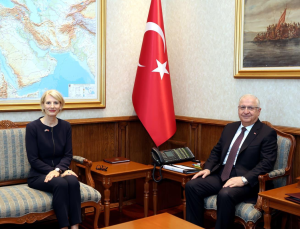 Bakan Güler, veda ziyaretine gelen İngiliz Büyükelçi Morris’i kabul etti