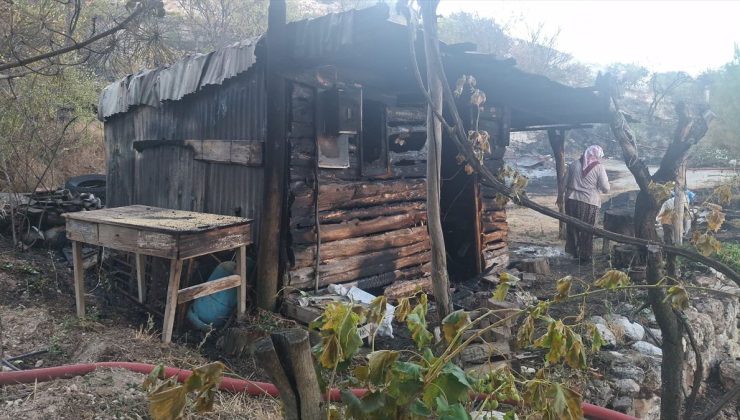 Beypazarı’nda otluk alanda çıkan yangın iki bağ evine zarar verdi