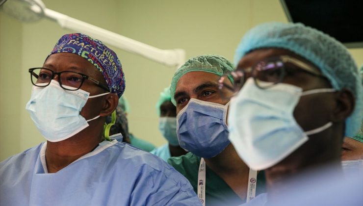 Burkina Fasolu doktorlar, Türk hekimlerin gözetiminde üçüncü seri böbrek nakillerine başladı