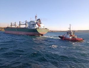 Çanakkale Boğazı gemi trafiği, karaya oturan yük gemisi nedeniyle askıya alındı