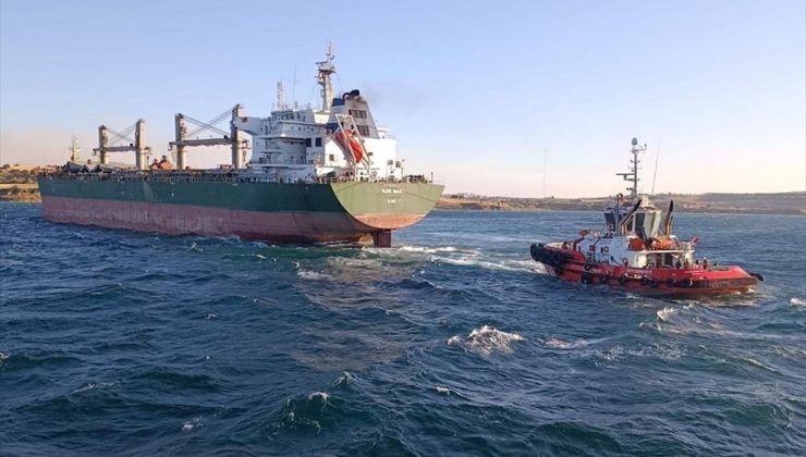 Çanakkale Boğazı gemi trafiği, karaya oturan yük gemisi nedeniyle askıya alındı