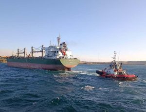 Çanakkale Boğazı’nda karaya oturan gemi için kurtarma çalışması başlatıldı