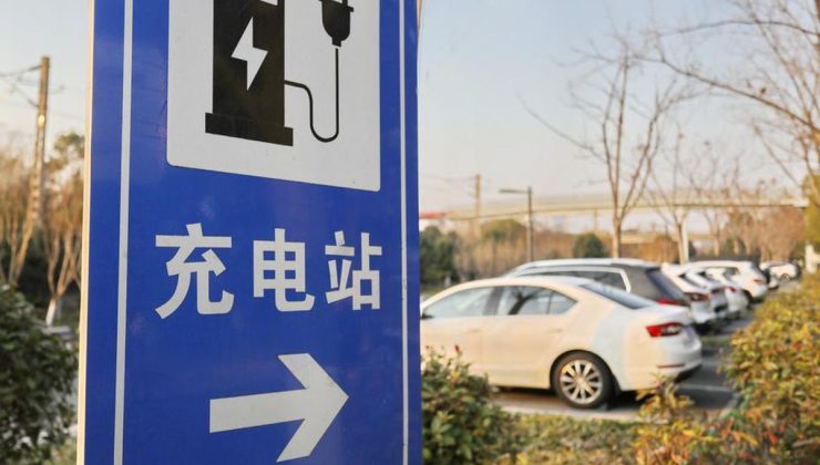 Çin’in elektrikli araç şarj altyapısı ilk yarıda hızla genişledi