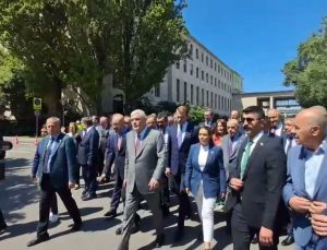 Dervişoğlu, şehit er yakınları ve gazilerin eylemine destek için TBMM’den Güvenpark’a yürüdü