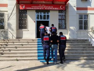 Edirne’de askeri yasak bölgede yakalanan 2 düzensiz göçmen tutuklandı