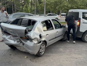 Elazığ’da zincirleme trafik kazasında 3 kişi yaralandı