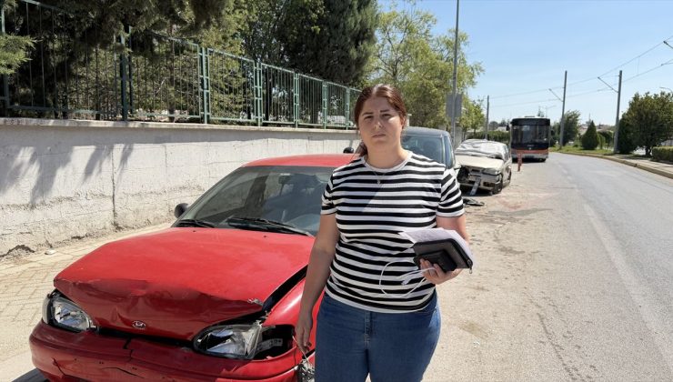 Eskişehir’de park halindeki 4 otomobilde hasara yol açan araç olay yerinden kaçtı