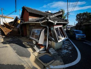 Japonya’da Kumamoto eyaletini vuran depremde hayatını kaybedenlerin sayısı 30’a yükseldi