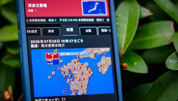 Japonya’nın Kumamoto eyaletini vuran 7,1 büyüklüğündeki depremde 13 kişi hayatını kaybetti