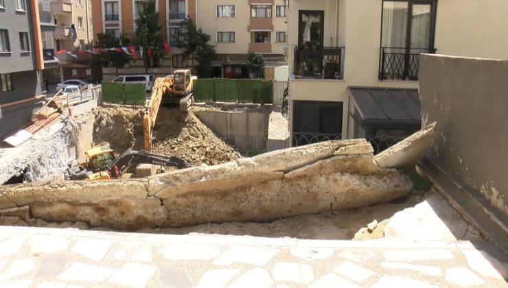 Kağıthane’de iş makinesi yan binanın balkonunu yıktı: Ev sahibi ‘Deprem oluyor zannettik’