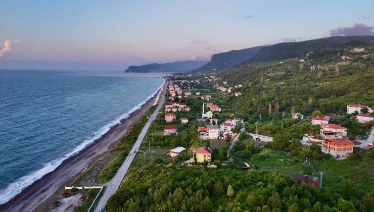 Kastamonu’nun Cide ilçesinde gün batımı güzel görüntüler oluşturdu