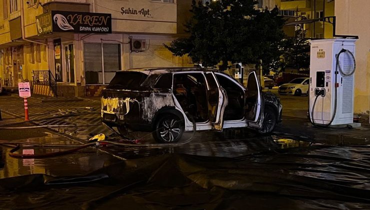 Kayseri’de şarj istasyonunda elektrikli otomobil yandı