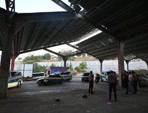 Kırıkkale’de pazar yerinin çatısından düşen boya işçisi, ağır yaralandı