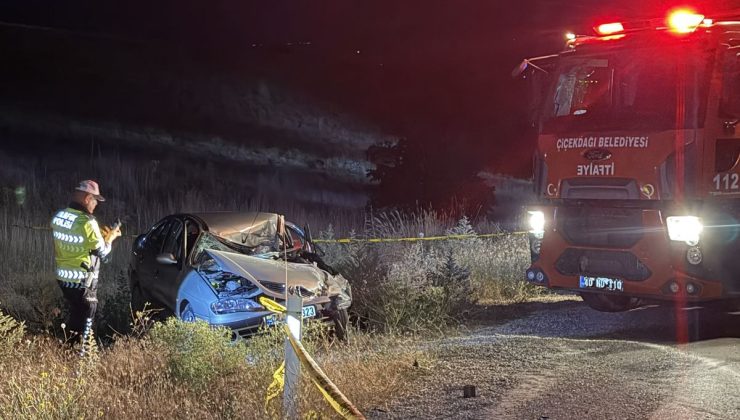 Kırşehir’de otomobil ile traktör çarpıştı: 1 ölü, 2 yaralı