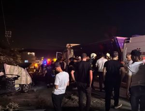 Mardin’de otomobil ile kamyonun çarpıştığı kazada ölü sayısı 3’e yükseldi
