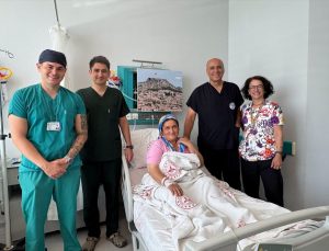 Muğla’da ilk kez uygulanan ECIRS yöntemiyle 4 santimetrelik böbrek taşı tek seansta temizlendi