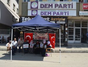 Muşlu aileler DEM Parti binası önündeki eylemlerine devam etti