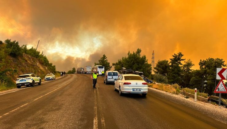 Seydikemer’deki yangın… Devlet Hastanesi tedbir amaçlı boşaltılıyor