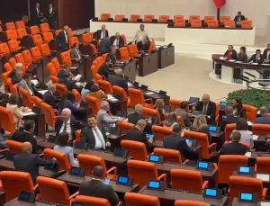 TBMM’de Yeni Dönem: YENİ Parti ile Siyasi Grup Sayısı 7’ye Yükseldi, Geçici Oturma Düzeni Uygulandı