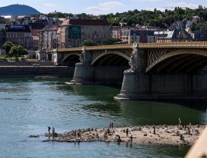 Tuna Nehri’nin su seviyesinin rekor düzeyde düşmesi üzerine Macaristan nükleer reaktörü geçici olarak kapatıldı