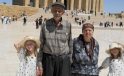 34 yıl sonra tüp bebek tedavisiyle dünyaya gelen ikiz kızlarıyla Anıtkabir’i ziyaret ettiler