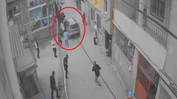 Adana’da korkunç olay! Kavgada otomobilini kalabalığın üzerine sürdü: 1’i ağır 4 yaralı
