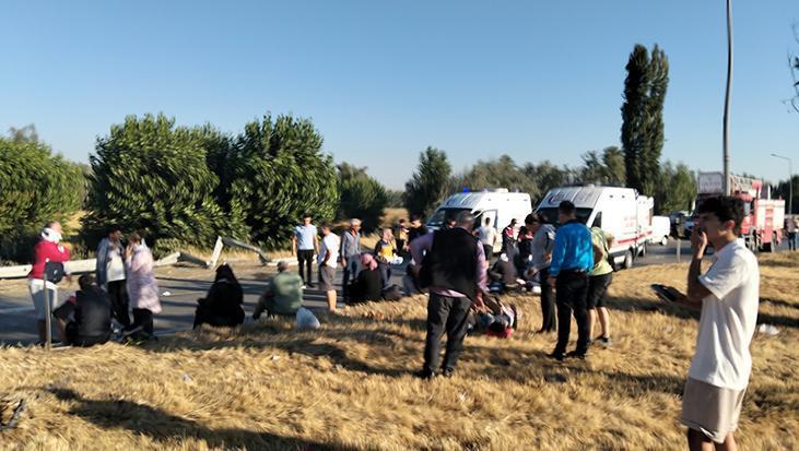 Afyonkarahisar’da yolcu otobüsü devrildi! Çok sayıda yaralı var