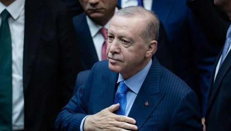 AK Parti’nin 25. kuruluş yıl dönümü: Siyasi isimlerden peş peşe mesajlar