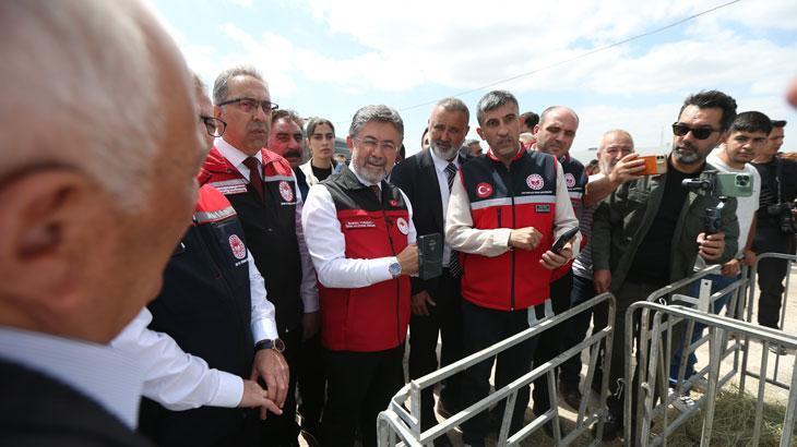 Bakan Yumaklı Güvenli Elektronik Küpe İzleme Sistemi’ni tanıttı! Her hayvanın dijital bir kimliği olacak