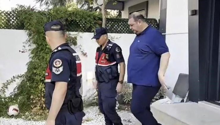 CHP’de Menderes Belediye Başkanı İlkay Çiçek istifa etti