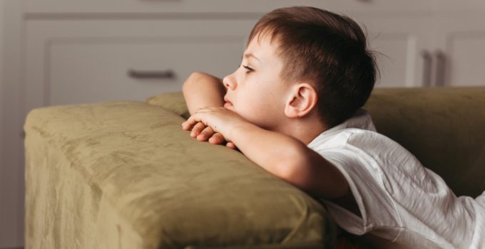 Çocuğunuz ismine tepki vermiyorsa dikkat!