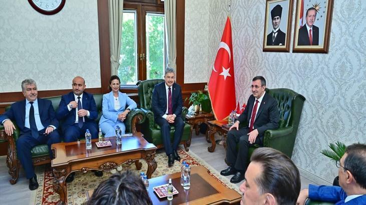 Cumhurbaşkanı Yardımcısı Yılmaz: Vatandaşın yastık altı, Merkez Bankası rezervinden büyük