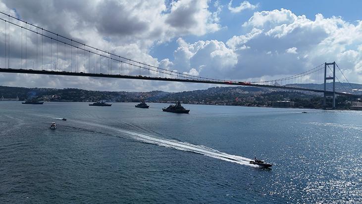 Deniz Kuvvetleri Komutanlığı’na bağlı 15 gemi İstanbul Boğazı’nda!