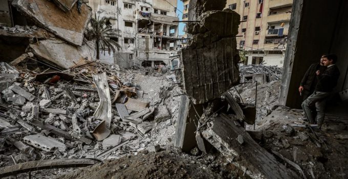 Gazze’de Ateşkes Çabalarına Rağmen İsrail Saldırıları: 18 Filistinli Hayatını Kaybetti