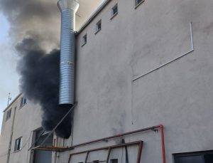 İnegöl’de fabrika yangını; 1 saatte söndürüldü