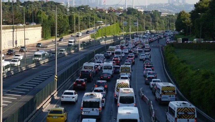 İstanbul’da okullar açılıyor! 14 Eylül’de ulaşım ücretsiz: Yeni trafik tedbirleri açıklandı