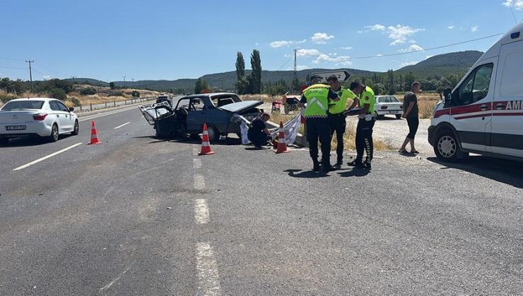 Kütahya’da 2 otomobil çarpıştı! Ölü ve yaralılar var