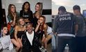 Manifest’in kurucusu Tolga Akış adliyeye sevk edildi! Havalimanında gözaltına alınmıştı