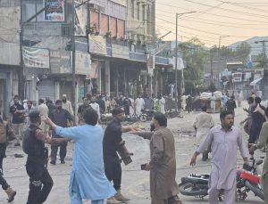 Pakistan’da barış gösterisi yakınında intihar saldırısı: 14 ölü, 26 yaralı