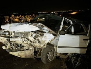 Şanlıurfa’da iki otomobilin çarpıştığı kazada 3 kişi yaralandı