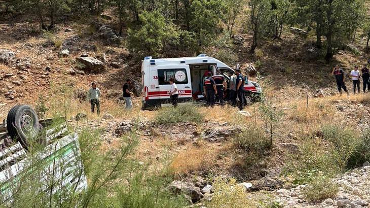 Şarampole yuvarlanan kamyonetin sürücüsü yaşamını yitirdi