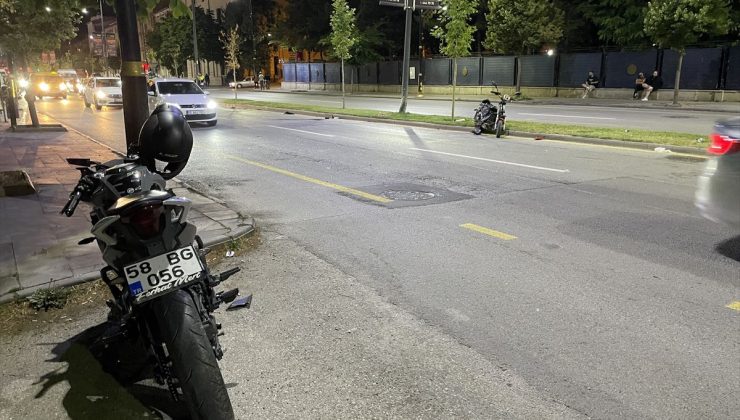 Sivas’ta motosiklet ile elektrikli bisikletin çarpıştığı kazada 2 kişi yaralandı